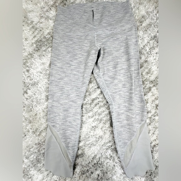 Lululemon Fast Free Crop Leggings Size 12 Gray Scallop - Picture 5 of 13